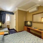 939 Hotel 3*